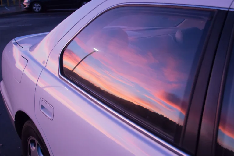 How Does Auto Tint Glass Work?